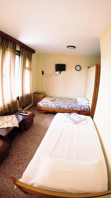 Atanasovi House 호텔 슈코르필로브치 외부 사진