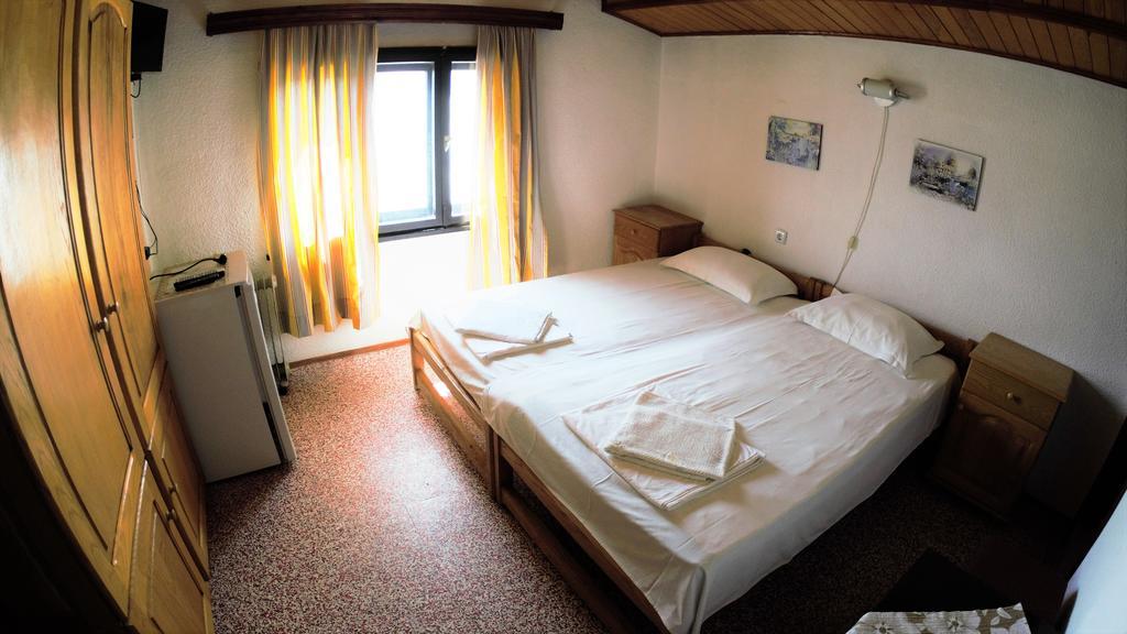 Atanasovi House 호텔 슈코르필로브치 외부 사진