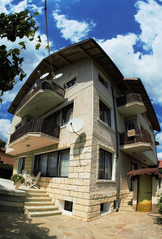 Atanasovi House 호텔 슈코르필로브치 외부 사진